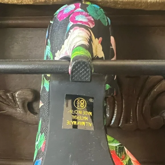 Beautiful Floral high heels - Picture 6 of 11